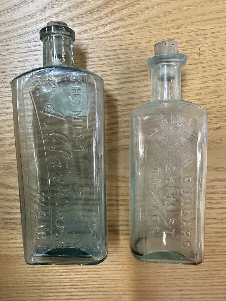 Selection Of Green Glass Collectors Bottles  Image 1++